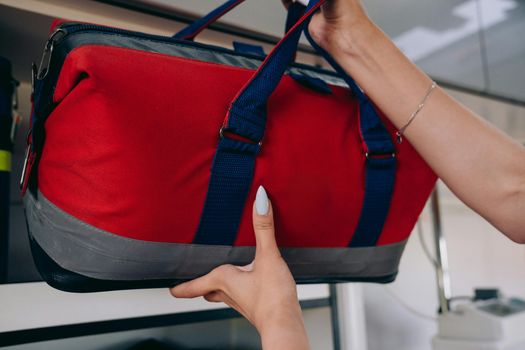 emergency checklist bag - Photo by Mikhail Nilov (Pexels)