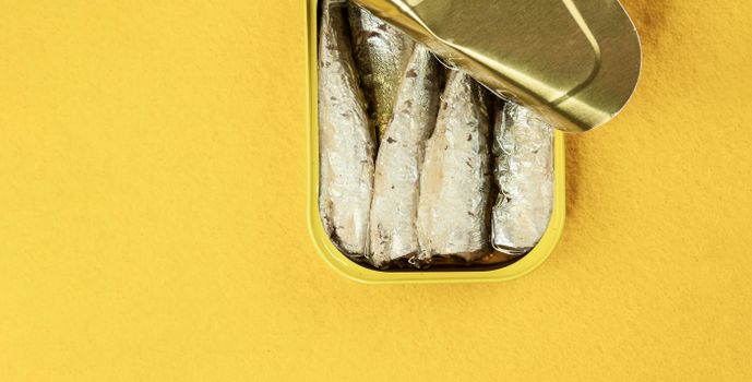 canned food storage - Photo by Karen Laårk Boshoff (Pexels)