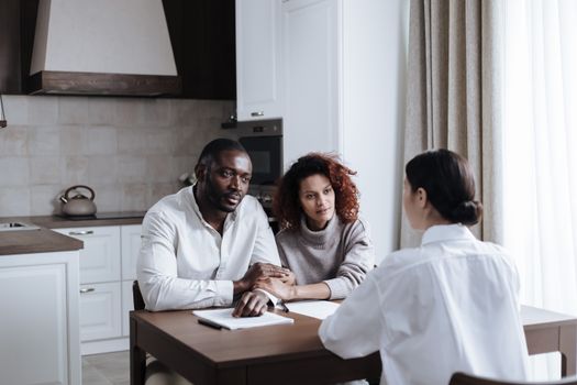 family meeting table - Photo by Ron Lach (Pexels)
